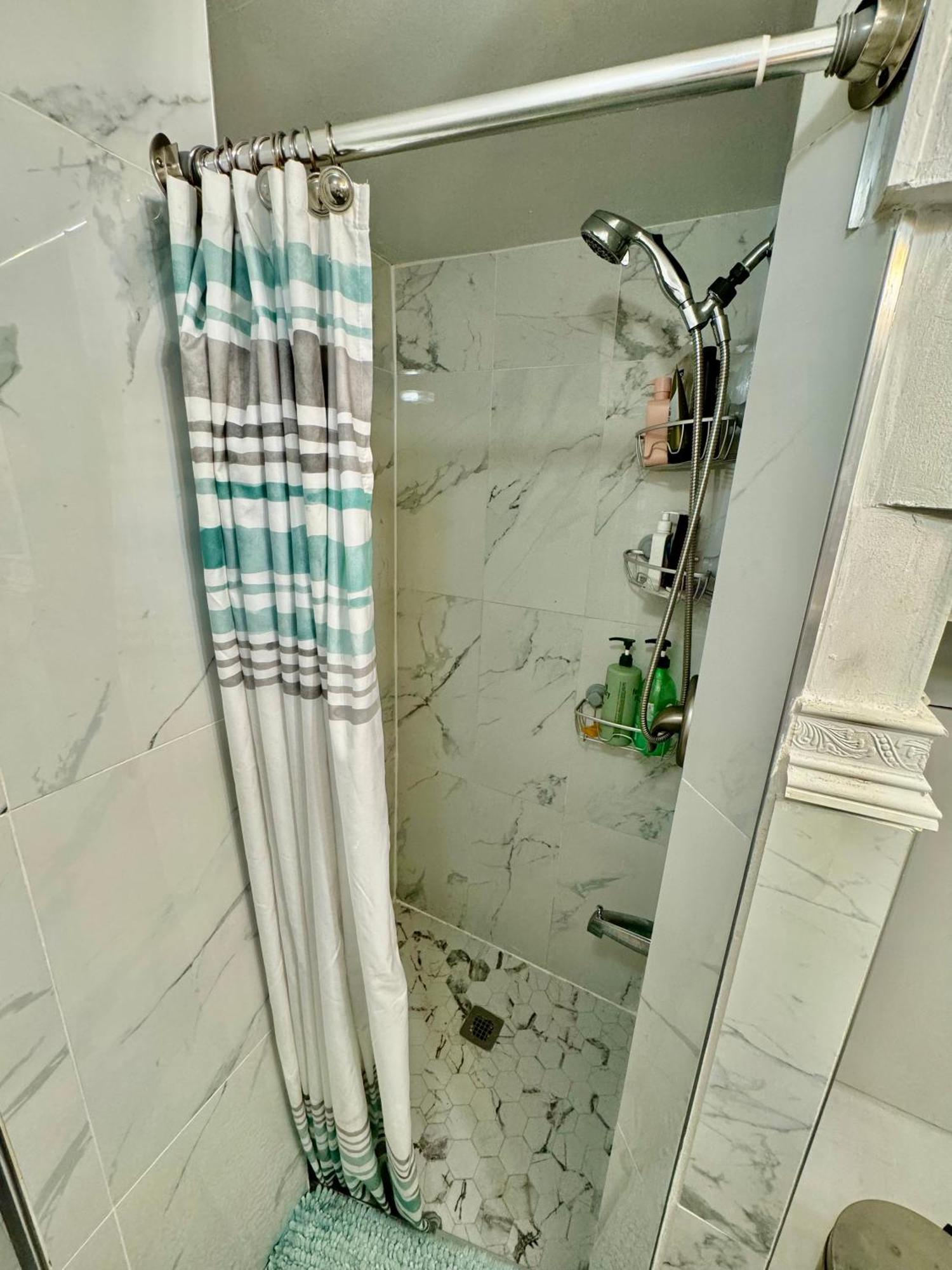 Tiny Private Room On The 1St Floor With Shared Bathroom Near Seatac Airport And Downtown Seattle Exterior foto