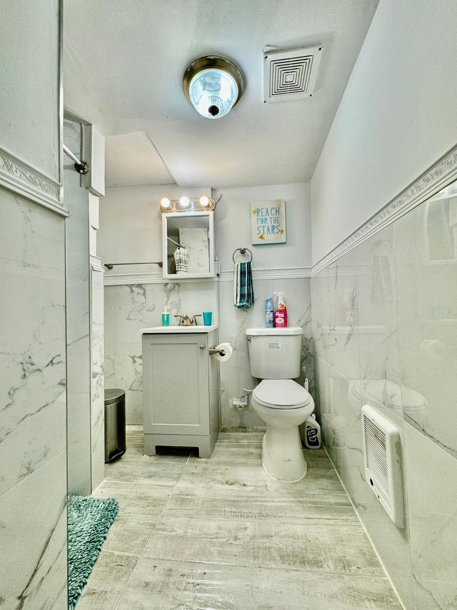 Tiny Private Room On The 1St Floor With Shared Bathroom Near Seatac Airport And Downtown Seattle Exterior foto
